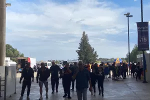 Μαζικά στο ΓΣΠ οι οπαδοί του ΑΠΟΕΛ (φώτος Kerkida)