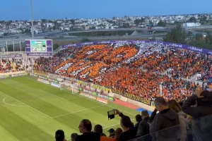 (ΒΙΝΤΕΟ Kerkida) Το κορεό των Πορτοκαλί με... μήνυμα