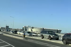 Περιμένει η Lovie...