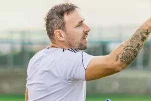 ΑΠΟΧΩΡΕΙ από τον Άρη