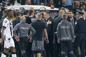 Μόνο με πρόστιμο κινδυνεύει ο Αλμέιδα βάσει της κλήσης της ΔΕΑΒ