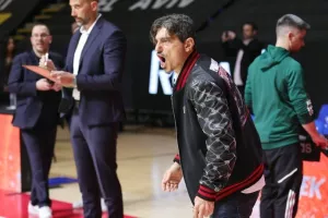 Δημήτρης Γιαννακόπουλος αγκαλιά με τον Αταμάν
