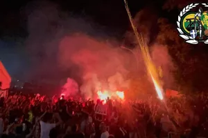 Οργανωμένοι ΑΕΚ/"4 ΝΙΚΕΣ = ΠΡΩΤΑΘΛΗΜΑ!"