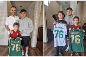 Αποθεώνει Χάμπο/"Πρότυπο και παράδειγμα για τα μικρά παιδιά"