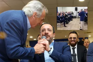Τραγούδησε και ο ΠτΔ (ΒΙΝΤΕΟ)