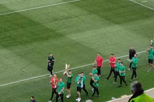Τιμήθηκαν και χειροκροτήθηκαν οι νταμπλούχοι (φώτος/βίντεο)