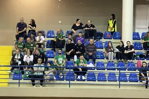Ατμόσφαιρα στον τελικό κυπέλλου από Παφίτες και Ομονοιάτες (Βίντεο/Φώτος Kerkida)