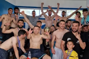 Φώτος με το πρώτο τρόπαιο στην ιστορία τους