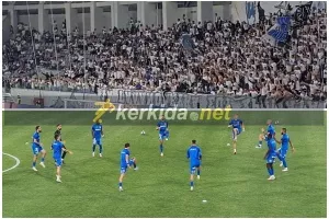 Θερμό... χειροκρότημα από την εξέδρα! (Βίντεο kerkida)