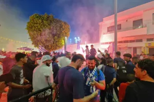 Μεγάλες στιγμές στην Αραδίππου/Αποθέωση στην πλατεία (Φώτος/Βίντεο Kerkida)