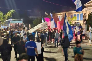 (ΒΙΝΤΕΟ Kerkida/φώτος) Υποδοχή ηρώων στην Αραδίππου!