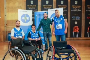 Δωρεά τροχοκαθισμάτων της ΑΗΚ σε ΚΟΚ (φώτος)