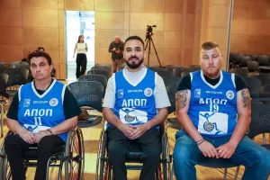 Δωρεά τροχοκαθισμάτων της ΑΗΚ σε ΚΟΚ (φώτος)