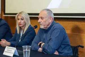Δωρεά τροχοκαθισμάτων της ΑΗΚ σε ΚΟΚ (φώτος)