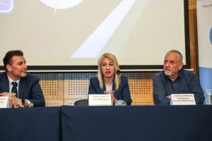 Δωρεά τροχοκαθισμάτων της ΑΗΚ σε ΚΟΚ (φώτος)