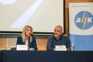 Δωρεά τροχοκαθισμάτων της ΑΗΚ σε ΚΟΚ (φώτος)