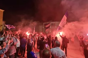 Μεγάλες στιγμές στην Αραδίππου/Αποθέωση στην πλατεία (Φώτος/Βίντεο Kerkida)
