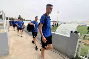Η άφιξη του ΑΠΟΕΛ στο Δασάκι (φώτος kerkida) 