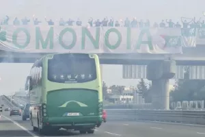 "Κατακλύζουμε τον αυτοκινητόδρομο, κατακλύζουμε τα πράσινα στέκια..."