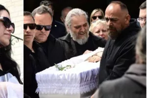 "Το παιδάκι μου..."/ Ο σπαραγμός της μάνας στην κηδεία της 28χρονης 