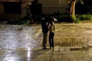  Άνοιξαν οι ουρανοί στην Αθήνα - Ισχυρές καταιγίδες στο Πήλιο 