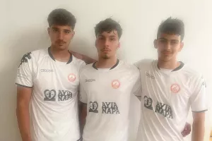 Ντεμπούτο για τρεις νεαρούς