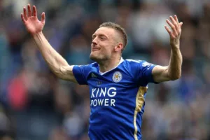 Με Βάρντι η Λέστερ και στην Premier League: «Δεν σκέφτομαι να αποσυρθώ»