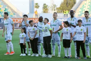 ΑΕΚ-Ομόνοια: Κιτρινοπράσινο το ντέρμπι και… ζωντανή για το όνειρο! (φώτος)