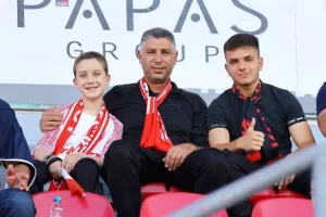 Νέα Σαλαμίνα-Απόλλων: Διπλό... και αγωνία για τους τρεις τραυματίες! (Φώτος)