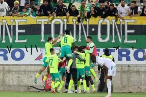 ΑΕΚ-Ομόνοια: Κιτρινοπράσινο το ντέρμπι και… ζωντανή για το όνειρο! (φώτος)