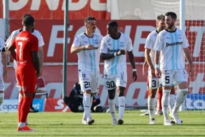 Νέα Σαλαμίνα-Απόλλων: Διπλό... και αγωνία για τους τρεις τραυματίες! (Φώτος)