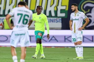 ΑΕΚ-Ομόνοια: Κιτρινοπράσινο το ντέρμπι και… ζωντανή για το όνειρο! (φώτος)