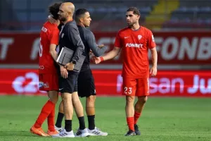 ΑΕΖ-Νέα Σαλαμίνα: Νίκη μετά από καιρό / Πρώτη στα μπαράζ (φώτος)