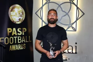 Τα πήρε όλα και έφυγε ο Χαραλάμπους (ΒΙΝΤΕΟ/Φώτος)