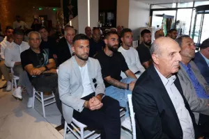 Καραπατάκης: "Οι Σκαλιώτες πρέπει να είναι περήφανοι για την ΑΕΚ" (φώτος)
