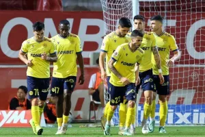 ΑΕΖ-ΑΕΛ: “Διπλό” με καλή εμφάνιση και πεντάρα