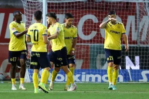 ΑΕΖ-ΑΕΛ: “Διπλό” με καλή εμφάνιση και πεντάρα