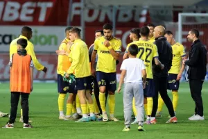 ΑΕΖ-ΑΕΛ: “Διπλό” με καλή εμφάνιση και πεντάρα