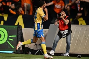 ΑΠΟΕΛ-Άρης: Με "Κβίλι" οδηγό, διατηρεί το ισχνό προβάδισμα για τίτλο!