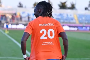 Δώρο σε Ντάλσιο φανέλα... "Duracell"! (Φώτος)