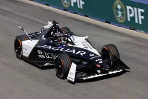 Στην κορυφή του πρωταθλήματος FIA Formula E η ομάδα της Jaguar TCS Racing 