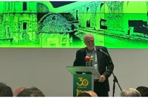 Δάκρυσε ο Λευκαρίτης: "Φάγαμε πολύ ξύλο τότε -  Σήμερα είμαι περήφανος"