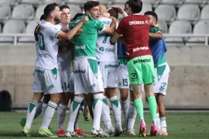 Ομόνοια-ΑΠΟΕΛ: Κέρδισε και "κλείδωσε" Ευρώπη ο ένας/Έχασε αλλά... δεν άλλαξε κάτι για τον άλλο! 