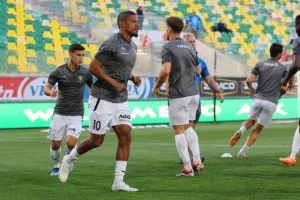 ΑΕΚ-Πάφος: Αντέδρασε και την... καθάρισε απ'  το ημίχρονο! (Φώτος)