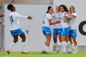 Κατέκτησαν και το Κύπελλο οι Απόλλων Ladies (φώτος)