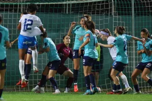 Κατέκτησαν και το Κύπελλο οι Απόλλων Ladies (φώτος)