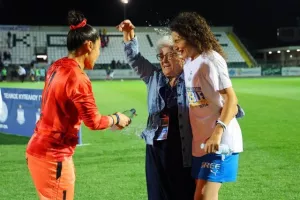 Κατέκτησαν και το Κύπελλο οι Απόλλων Ladies (φώτος)