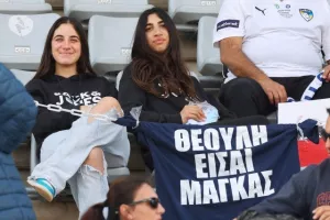 Ο κόσμος στο Πάφος - Απόλλων (φώτος)