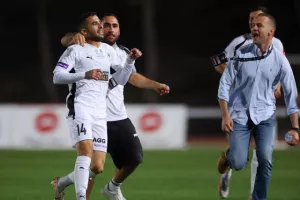 Πάφος - Απόλλων: Προβάδισμα πρόκρισης με τα... πρώτα για Πέπε-Δημητρίου!