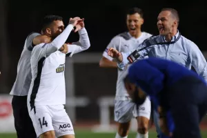 Πάφος - Απόλλων: Προβάδισμα πρόκρισης με τα... πρώτα για Πέπε-Δημητρίου!